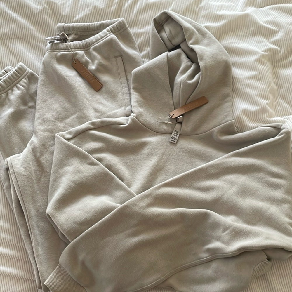 NWT SKIMS sweatsuit